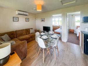Holly Apartment - Uk49299