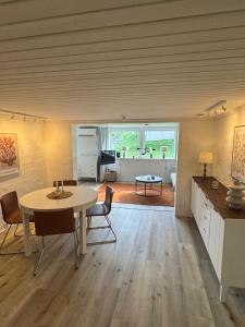 Nyrenoverad 2-rummare med gratis laddning för elbil