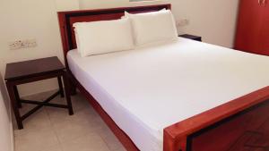 Susha Hostel Private 1BR, Shared Bathroom, Living Area, Wi-Fi & Free Laundry