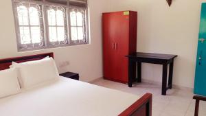 Susha Hostel Private 1BR, Shared Bathroom, Living Area, Wi-Fi & Free Laundry