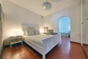 Cocoteros Ocean View House