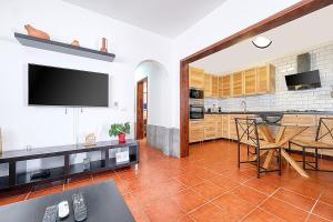 Cocoteros Ocean View House