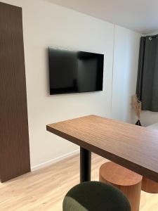 LuXuRY STUDIO CROISETTE -