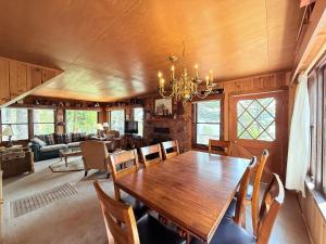 Lake Tahoe Cabin I Hammocks, Paddle Boards and Bikes