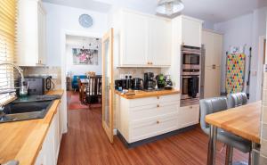 Marketplace Glastonbury