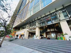 Makati Condo Staycation