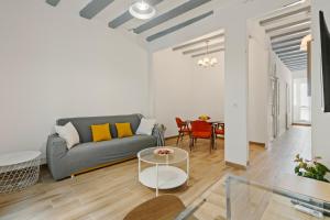 Pet-Friendly Monthly 1BR in Central BCN