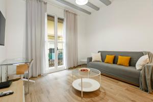Pet-Friendly Monthly 1BR in Central BCN