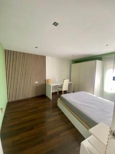 Calm Jungle Apartment Near Valencia