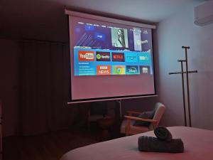 Luxueux studio pour amoureux avec Sauna, Videoprojecteur et jardin