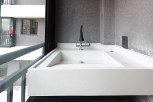 132 - 2 Dormitórios com vaga Próximo ao Shopping Cidade Jardim