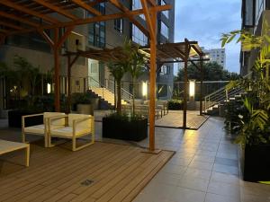 Aurora Smart Homes- Modern 2BR Apartment with Pool & Gym,Kilimani