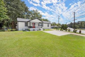 Spacious 3BR,3BA Modern Home