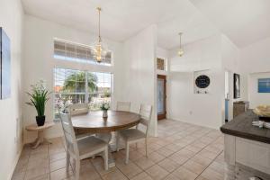 Apollo Beach Waterfront 4BR with Dock and Near Tampa