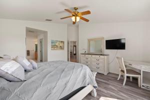 Apollo Beach Waterfront 4BR with Dock and Near Tampa
