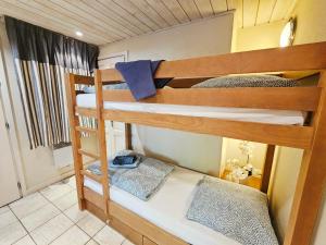 Appartement Cozy en rez de jardin avec Plage et Parking Privés au Bord du Lac dAnnecy