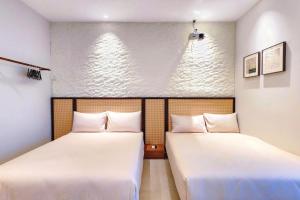 SkyPool at 22Macalisterz - Georgetown City Centre, 4pax by PG Home