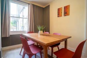 Modern 4BD Townhouse