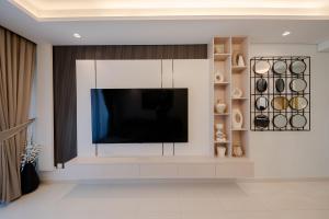 Amazing Burj Khalifa Views with Highest Infinity pool