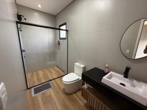 Casa Térrea com Piscina em um Resort Completo