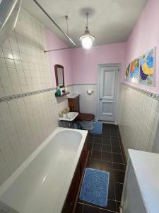 Ideal location Central London Gem Former Monastery Double Room in Mayfair