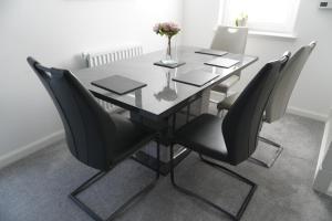 Detached Home in Bishopton