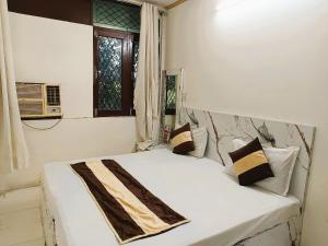 SURYA INN -- 05 Minutes Walk Nizamuddin Railway Station