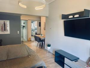 Sofias Modern deluxe apt in the heart of Athens