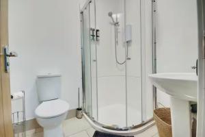 Aylward queen street apartments S12-Ground-Floor Studio Near City Centre