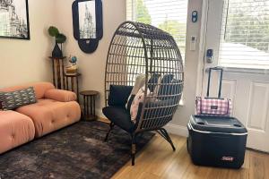 The Catherine - 1 mile to downtown - 2 King beds - Sleeps 5