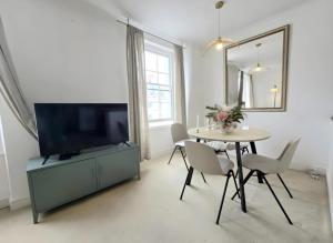 Victoria 2BR Apartment, Central London