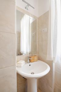 Charming Well Connected New Studio - Asia Sleeps