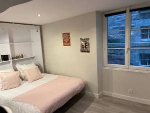 Studio calme intra-muros à 150m de la plage