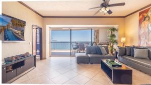 Endless Summer Sky Beautiful Spacious Oceanfront