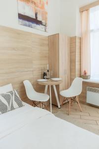 Mini Smart Apartments on Shpytalna 13- Economy Apartment