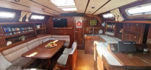 Sunny, velero espacioso