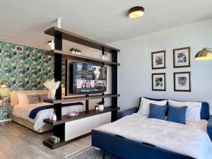 SPECIAL OFFER - Luxury High Rise Downtown Miami - Bay Views and Top Amenities