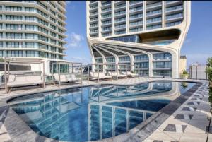 Mercury 319 - 2x Pool Cards Access & Shopping Mall