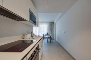 Mercury 319 - 2x Pool Cards Access & Shopping Mall