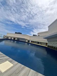 3BR Seaview Nyali Apartment with Pool & Gym