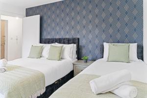 2 Bed Apartment Near City Centre - on street parking