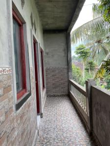 Buana Asti Room and Warung with Rice Field view