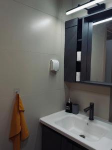 Westlands - Haus of Joe , Luxurious One-bed with a Pool & Gym, Nairobi Expressway views Closer to the UN and Sarit center