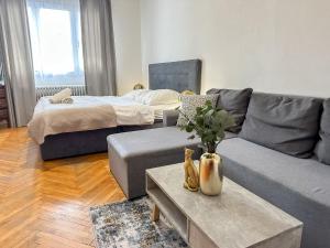 Simcity I free parking 24h self check-in