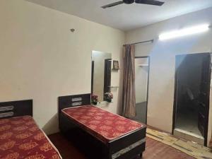 PLUS mINUS FLAT RESIDENCY