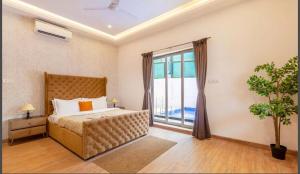 Lazy Daze By Viya Stays