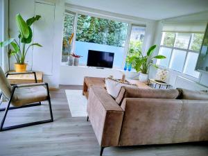 "Red Cedar" Ruime chalet met zonnige veranda