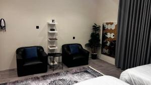 شقة واسعة بدخـول ذاتي