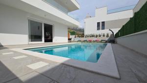 Luxury Villa Teo with heated swimming pool and panoramic view