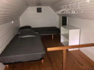 Chalet autonome avec étang pleine nature